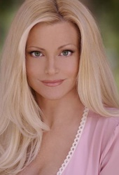  Julie Michaels