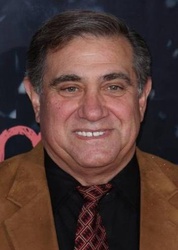  Dan Lauria
