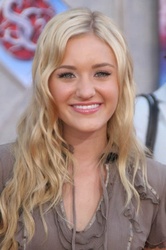  Amanda Michalka