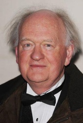  Oliver Ford Davies