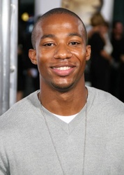 Arlen Escarpeta