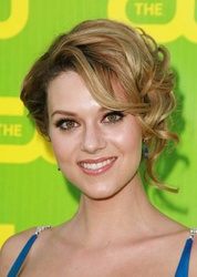  Hilarie Burton