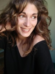  Emilia Derou-Bernal