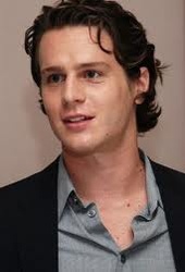  Jonathan Groff