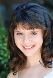  Kara Hayward