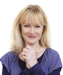  Claire Skinner