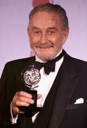  Roy Dotrice