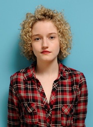  Julia Garner