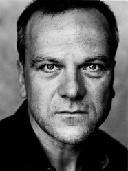  Bernhard Schütz 