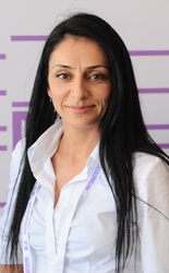  Yasemin Şamdereli