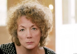  Catherine  Hiegel