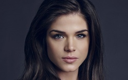  Marie Avgeropoulos