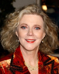  Blythe Danner