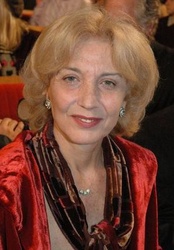  Marisa Paredes