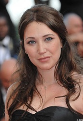  Laura Smet