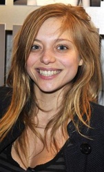  Lizzie Brocheré