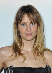  Sabrina  Seyvecou