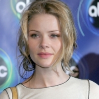  Anita Briem
