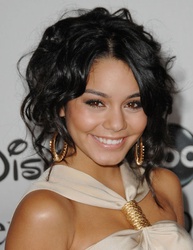  Vanessa Hudgens