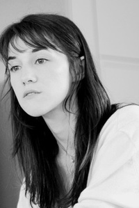 Charlotte Gainsbourg pousse à nouveau la chansonnette