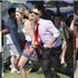 Taylor et Taylor s'embrassent !