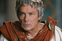 Alain Delon invité dans Le Grand Journal de Canal +