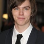 Nicholas Hoult prend la route avec Mad Max 4!