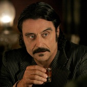Ian McShane rejoint l'équipage !