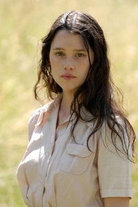 Astrid Berges-Frisbey, nouvelle muse de Pirates des Caraïbes