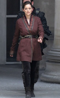 The Dark Knight Rises, Joey King spoile son rôle (photo de Marion Cotillard à l'appui ?)