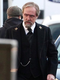 Hugh Grant, cannibal dans Cloud Atlas + photo !