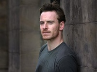 Michael Fassbender dans The Moutain Between us