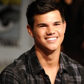 Taylor Lautner dans Copains pour toujours 2