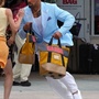 Pain and Gain, Dwayne Johnson en costume turquoise !