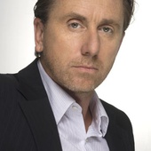 Tim Roth jouera dans la série Knifeman
