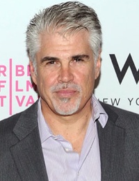 Gary Ross dirigera Peter et la poussière d'étoiles au détriment d'Houdini