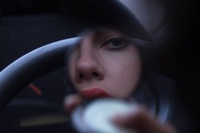 Scarlett Johansson se dévoile dans le trailer d'Under the skin. 