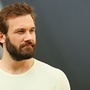 Clive Standen interpetera Liam Neeson jeune dans la série Taken