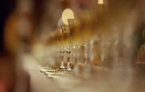 Victoria, les jeunes années d'une reine  Bande annonce 1 du film Victoria : les jeunes années d'une reine